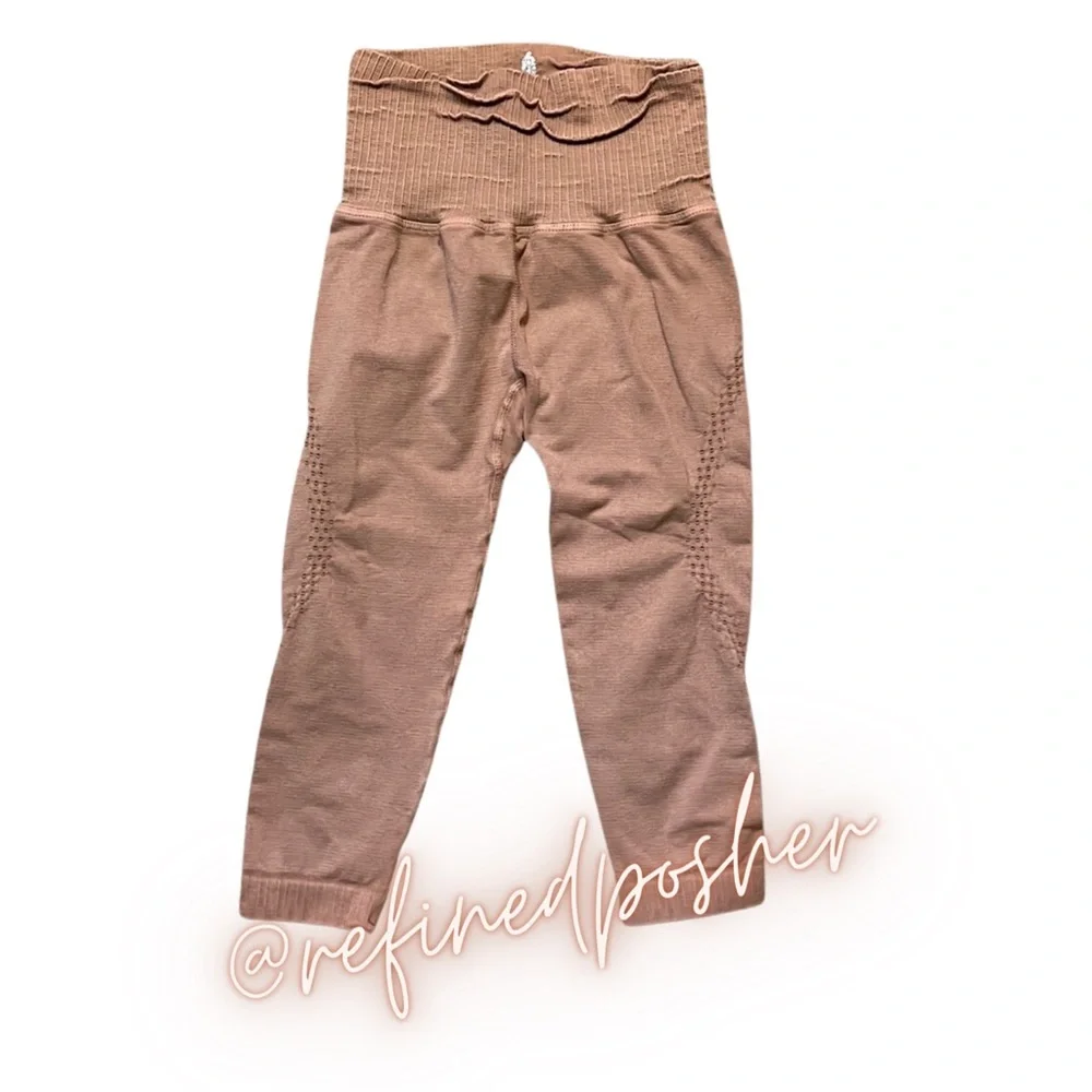 Free People Movement Good Karma High Rise Crop Leggings Desert Dune XS/S NEW - Picture 2 of 4